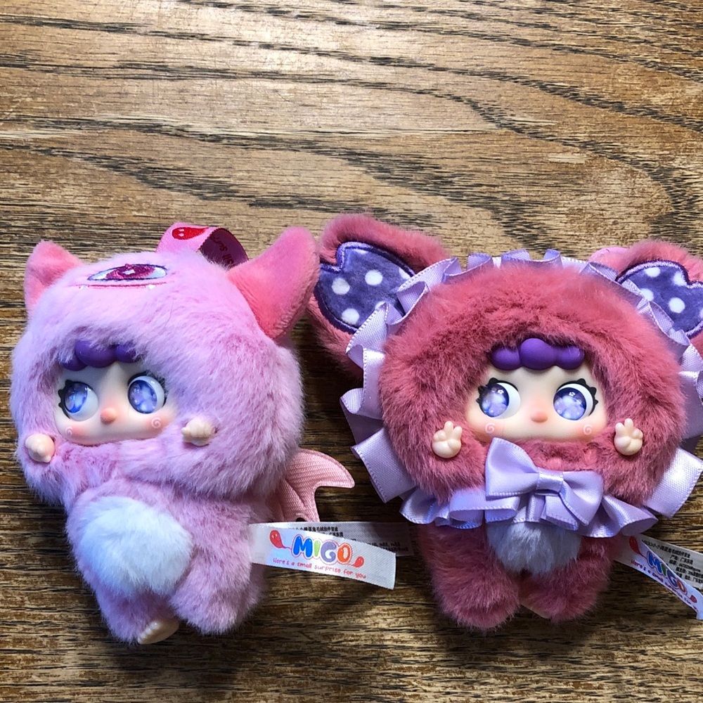 Pink Plush Small Pet Toy Keychain - Adorable Pink Furry Character migo blind box
